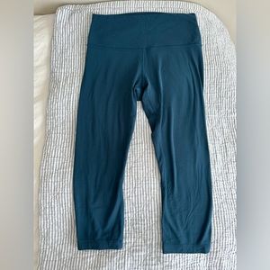 Lululemon aligns sz 10